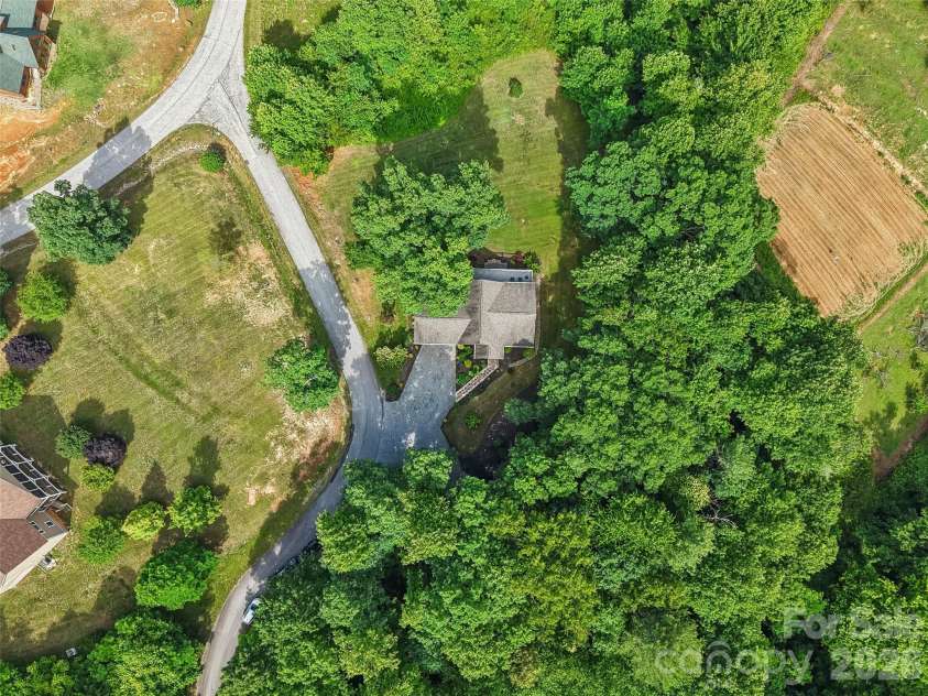 77 Willow Stone Way, Hendersonville, NC 28792.  MLS# CAR4392902, YatesRealty ID 29806. 