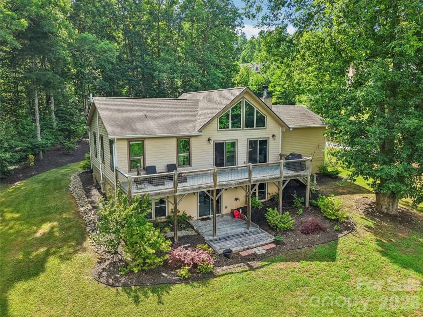 77 Willow Stone Way, Hendersonville, NC 28792.  MLS# CAR4392902, YatesRealty ID 29806. 