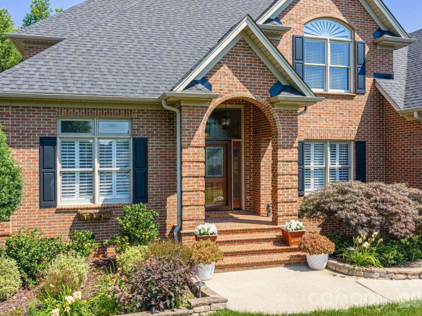 3740 Sand Wedge Drive, Gastonia, NC 28056.  MLS# CAR4392996, YatesRealty ID 29807. 