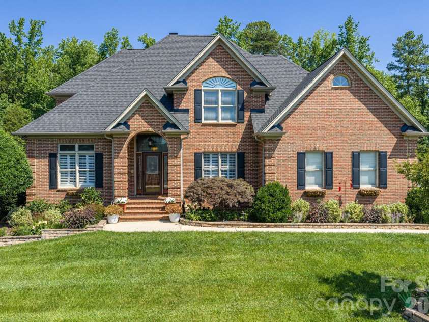 3740 Sand Wedge Drive, Gastonia, NC 28056.  MLS# CAR4392996, YatesRealty ID 29807. 