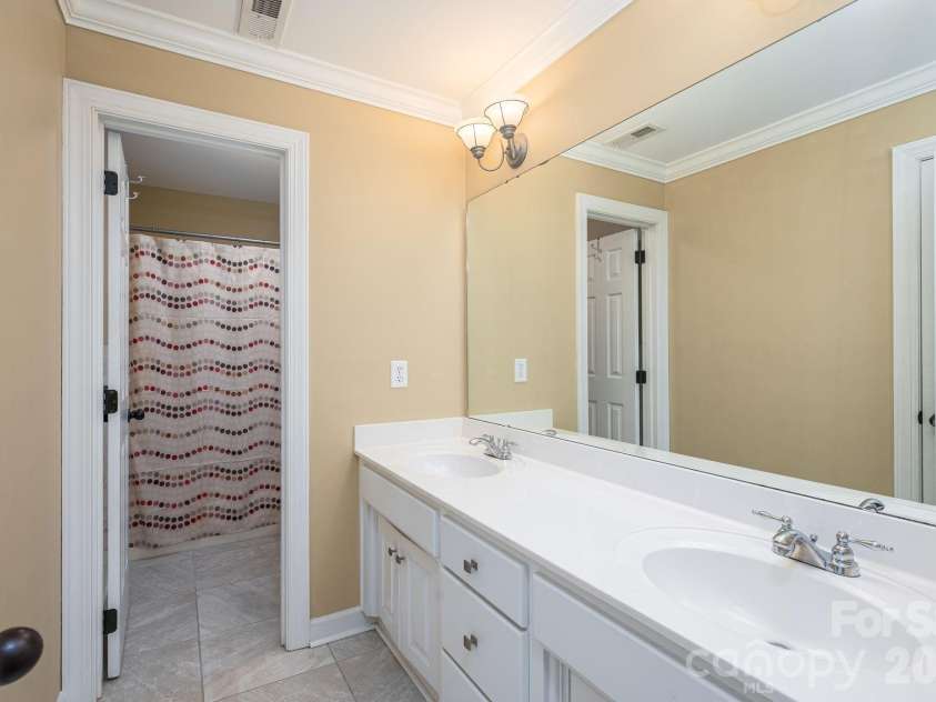 3740 Sand Wedge Drive, Gastonia, NC 28056.  MLS# CAR4392996, YatesRealty ID 29807. 