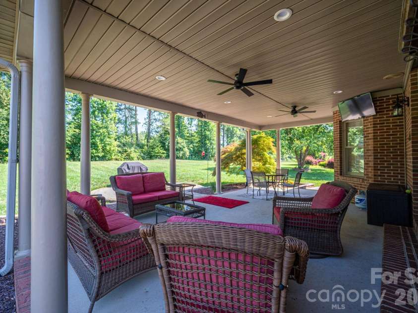 3740 Sand Wedge Drive, Gastonia, NC 28056.  MLS# CAR4392996, YatesRealty ID 29807. 