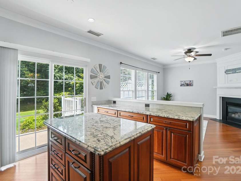6622 Beverly Springs Drive, Charlotte, NC 28270.  MLS# CAR4278004, YatesRealty ID 29807. 