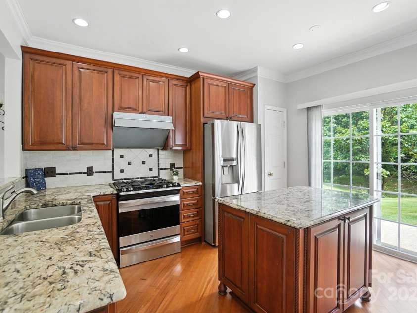 6622 Beverly Springs Drive, Charlotte, NC 28270.  MLS# CAR4278004, YatesRealty ID 29807. 