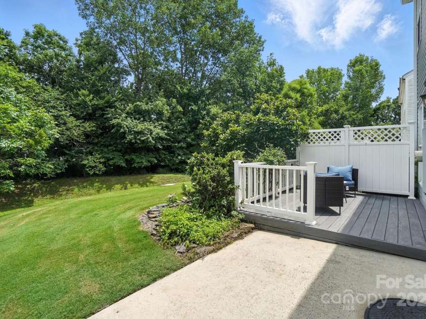 6622 Beverly Springs Drive, Charlotte, NC 28270.  MLS# CAR4278004, YatesRealty ID 29807. 
