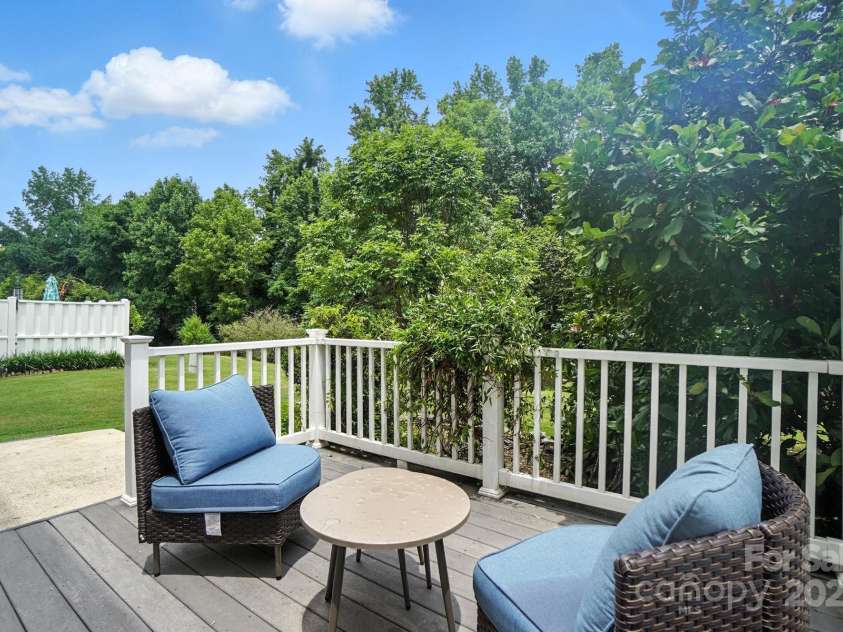 6622 Beverly Springs Drive, Charlotte, NC 28270.  MLS# CAR4278004, YatesRealty ID 29807. 