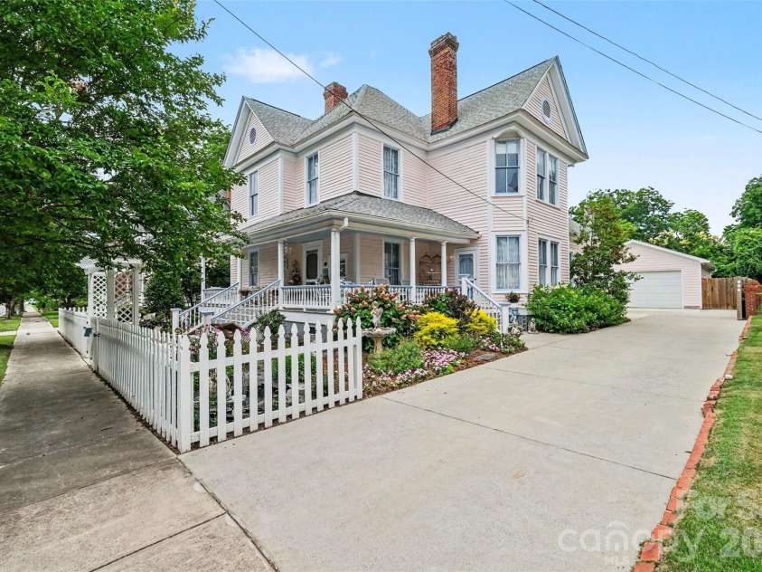 137 Reid Street, Rock Hill, SC 29730.  MLS# CAR4390967, YatesRealty ID 29808. 