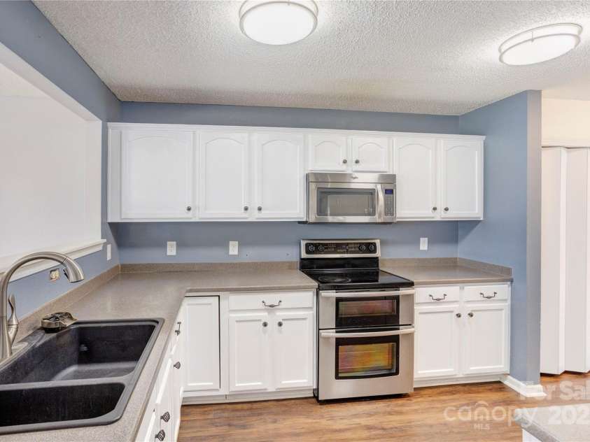4483 Saint Catherines Court, Concord, NC 28025.  MLS# CAR4287210, YatesRealty ID 29808. Kitchen