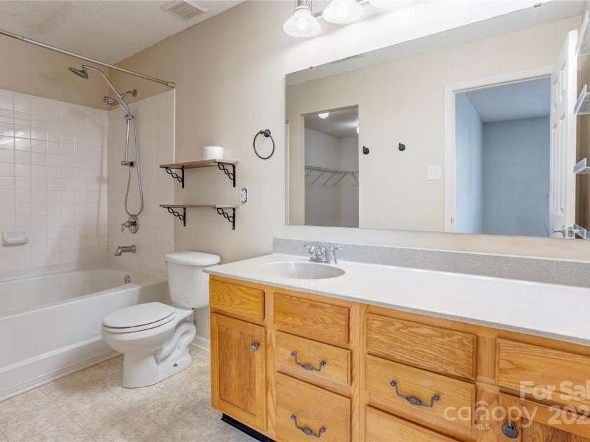 4483 Saint Catherines Court, Concord, NC 28025.  MLS# CAR4287210, YatesRealty ID 29808. Primary bathroom
