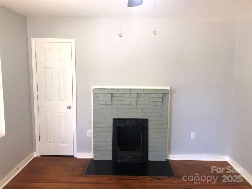 2825 Morson Street, Charlotte, NC 28208.  MLS# CAR4282904, YatesRealty ID 29809. 