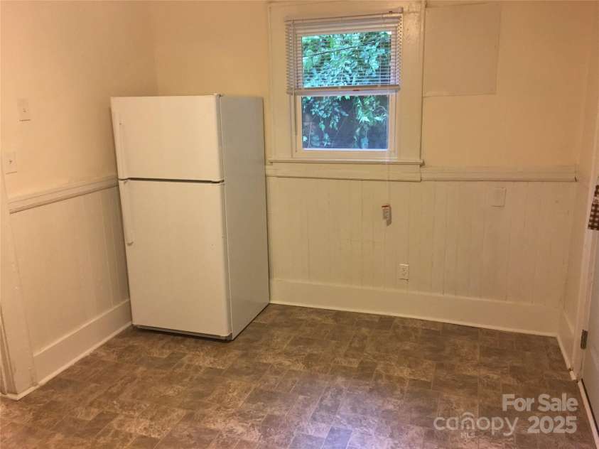 2829 Morson Street, Charlotte, NC 28208.  MLS# CAR4282918, YatesRealty ID 29810. 2829