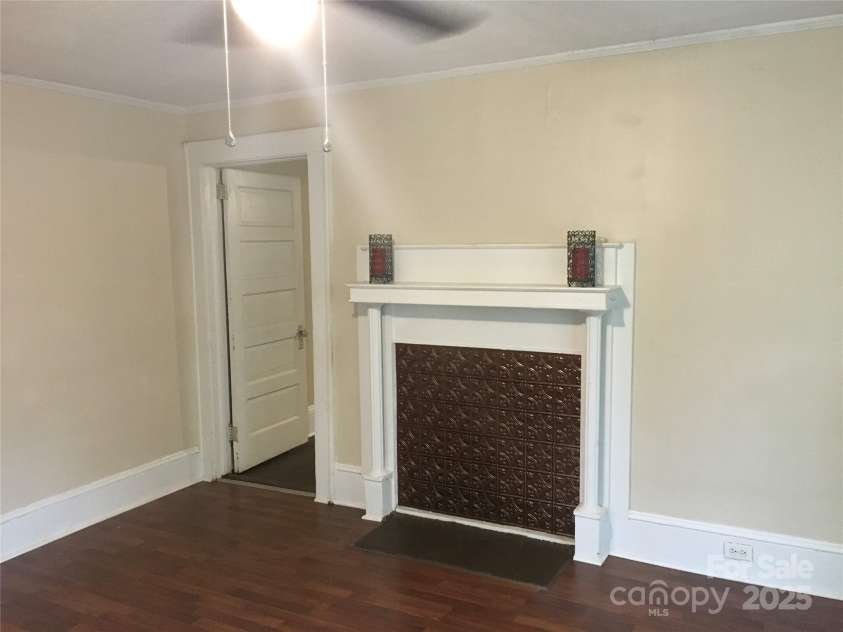 2829 Morson Street, Charlotte, NC 28208.  MLS# CAR4282918, YatesRealty ID 29810. 2831
