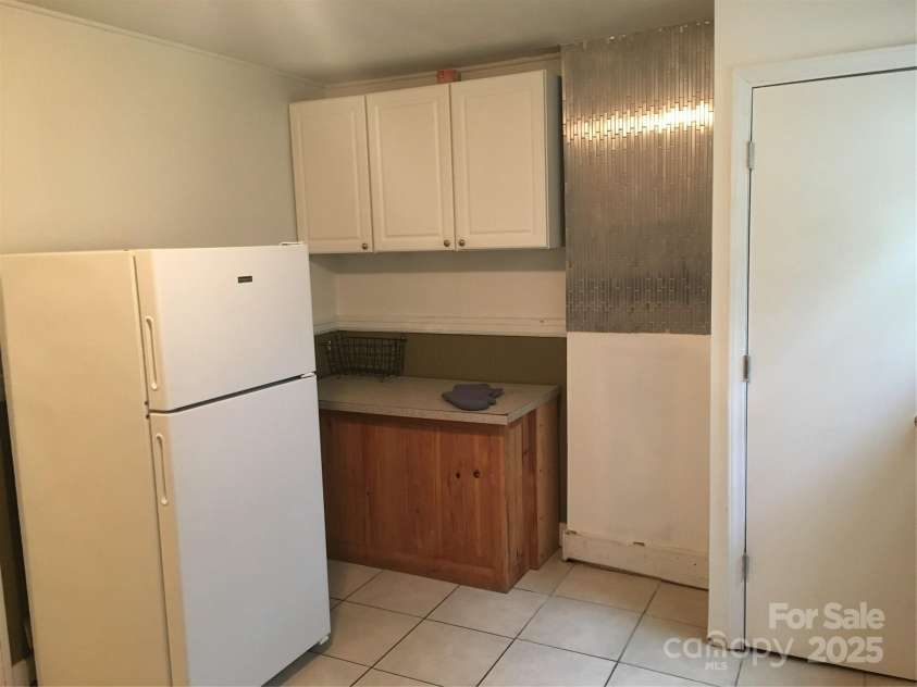 2829 Morson Street, Charlotte, NC 28208.  MLS# CAR4282918, YatesRealty ID 29810. 2831
