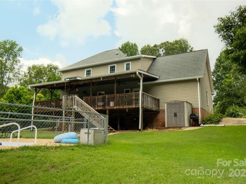 129 Countrywood Drive, Forest City, NC 28043.  MLS# CAR4282718, YatesRealty ID 29811. 