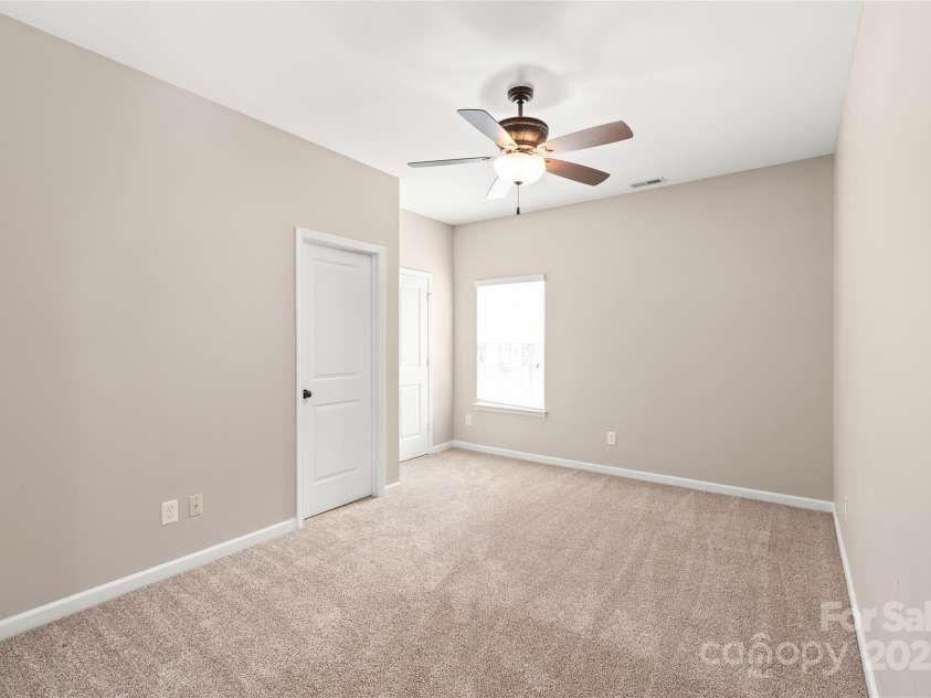 4352 Haddington Drive, Fort Mill, SC 29707.  MLS# CAR4260546, YatesRealty ID 29812. Bedroom with Full Bathroom on Main