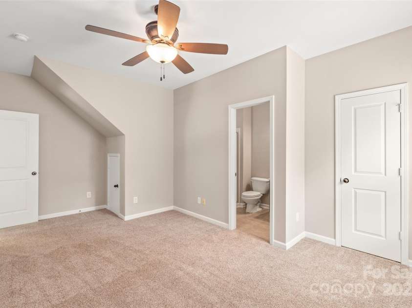 4352 Haddington Drive, Fort Mill, SC 29707.  MLS# CAR4260546, YatesRealty ID 29812. Bedroom with Full Bathroom on Main