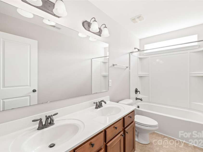 4352 Haddington Drive, Fort Mill, SC 29707.  MLS# CAR4260546, YatesRealty ID 29812. Full Bathroom ( Upper)