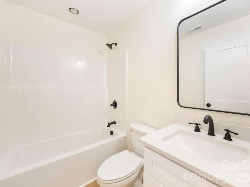 119 Progress Place, Salisbury, NC 28147.  MLS# CAR4393039, YatesRealty ID 29813. 2nd bathroom