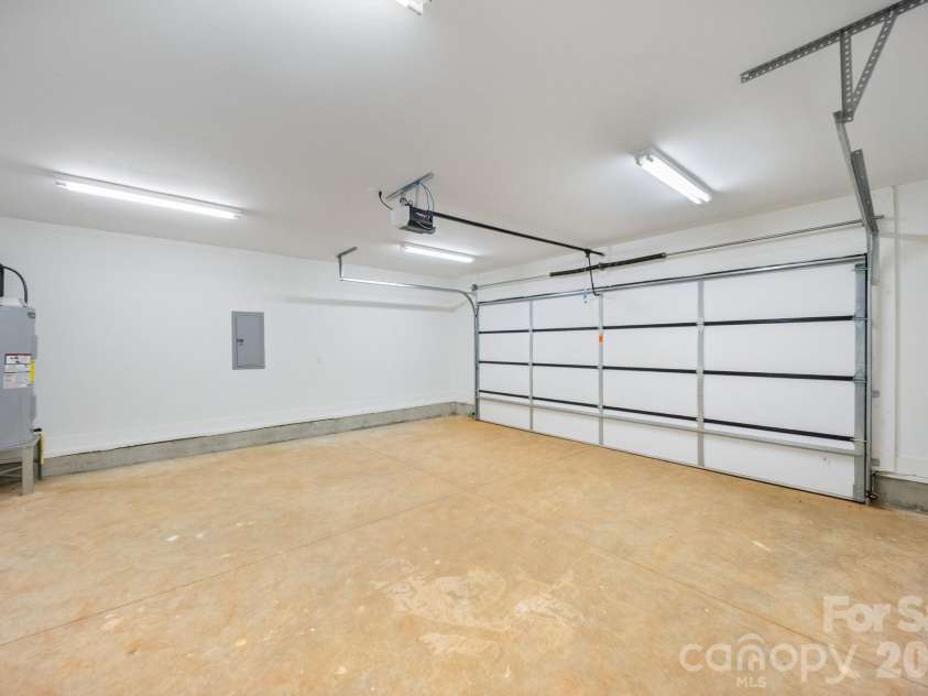 119 Progress Place, Salisbury, NC 28147.  MLS# CAR4393039, YatesRealty ID 29813. Garage