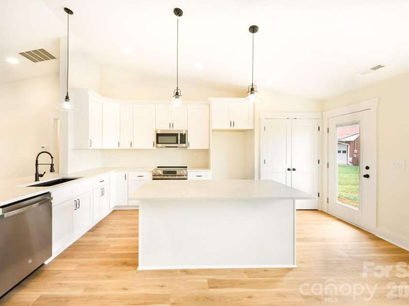 119 Progress Place, Salisbury, NC 28147.  MLS# CAR4393039, YatesRealty ID 29813. Kitchen