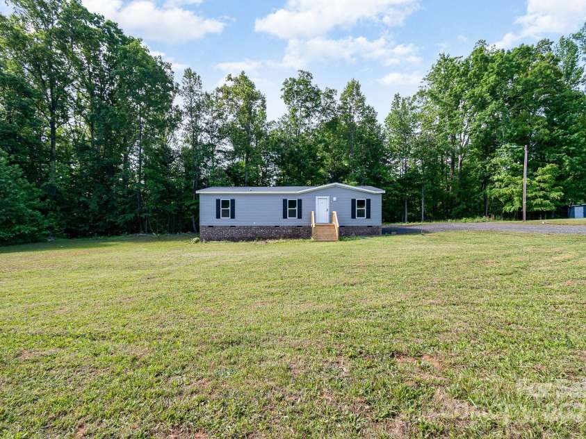 270 Big Oak Trail, Browns Summit, NC 27214.  MLS# CAR4270068, YatesRealty ID 29813. 