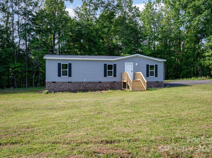 270 Big Oak Trail, Browns Summit, NC 27214.  MLS# CAR4270068, YatesRealty ID 29813. 