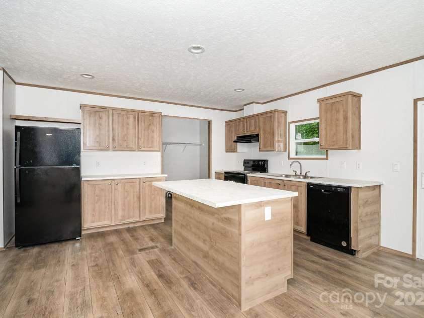 270 Big Oak Trail, Browns Summit, NC 27214.  MLS# CAR4270068, YatesRealty ID 29813. 