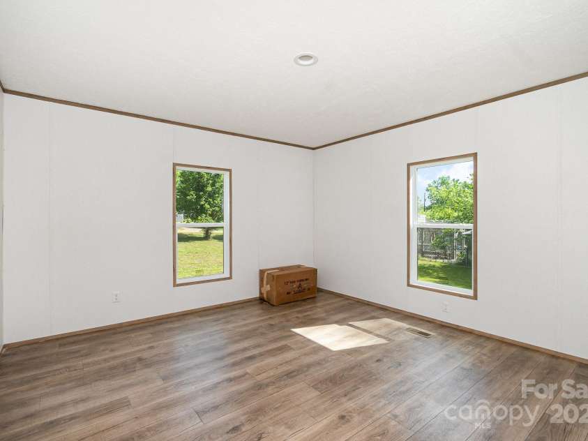 270 Big Oak Trail, Browns Summit, NC 27214.  MLS# CAR4270068, YatesRealty ID 29813. 