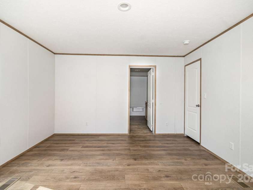 270 Big Oak Trail, Browns Summit, NC 27214.  MLS# CAR4270068, YatesRealty ID 29813. 