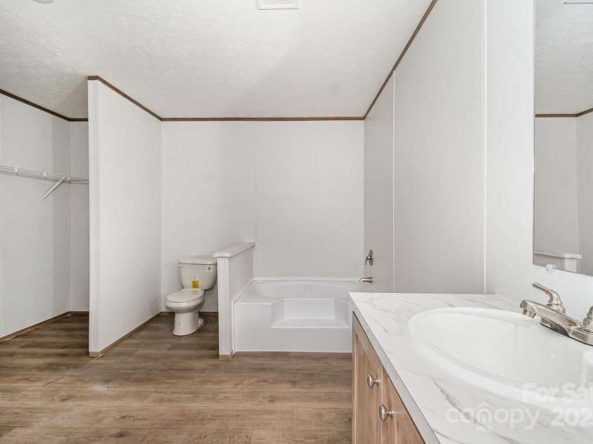 270 Big Oak Trail, Browns Summit, NC 27214.  MLS# CAR4270068, YatesRealty ID 29813. 