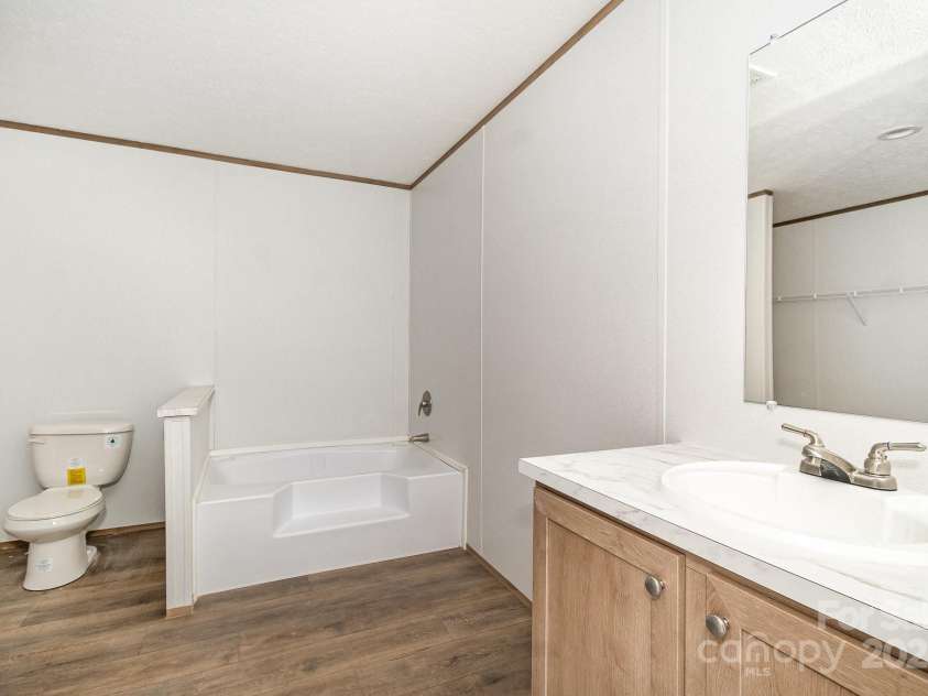 270 Big Oak Trail, Browns Summit, NC 27214.  MLS# CAR4270068, YatesRealty ID 29813. 