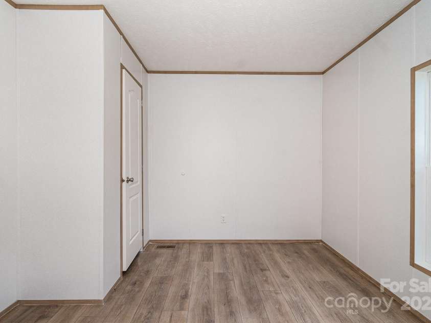 270 Big Oak Trail, Browns Summit, NC 27214.  MLS# CAR4270068, YatesRealty ID 29813. 