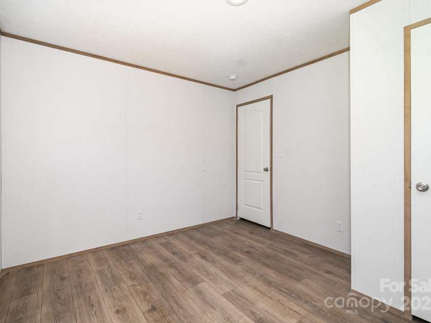 270 Big Oak Trail, Browns Summit, NC 27214.  MLS# CAR4270068, YatesRealty ID 29813. 