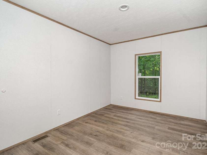 270 Big Oak Trail, Browns Summit, NC 27214.  MLS# CAR4270068, YatesRealty ID 29813. 