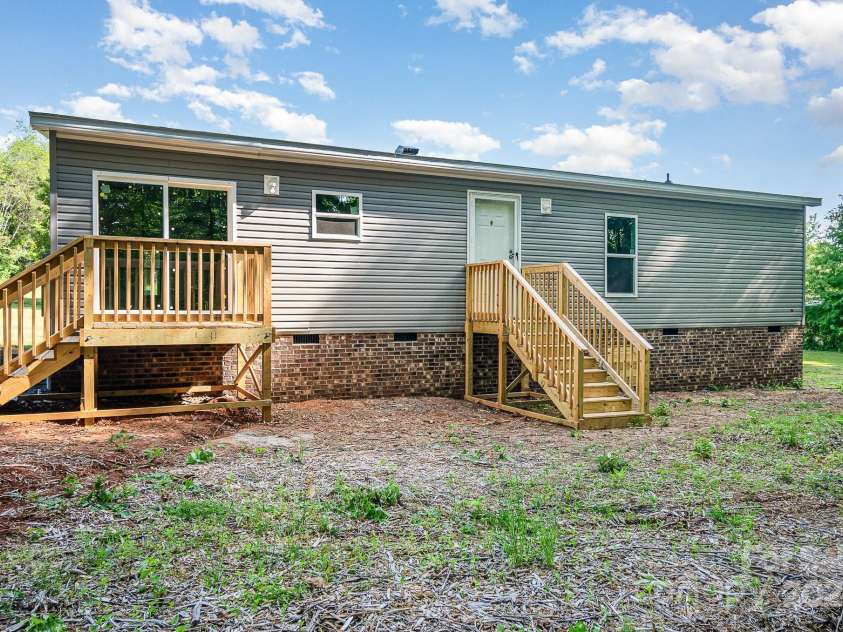 270 Big Oak Trail, Browns Summit, NC 27214.  MLS# CAR4270068, YatesRealty ID 29813. 