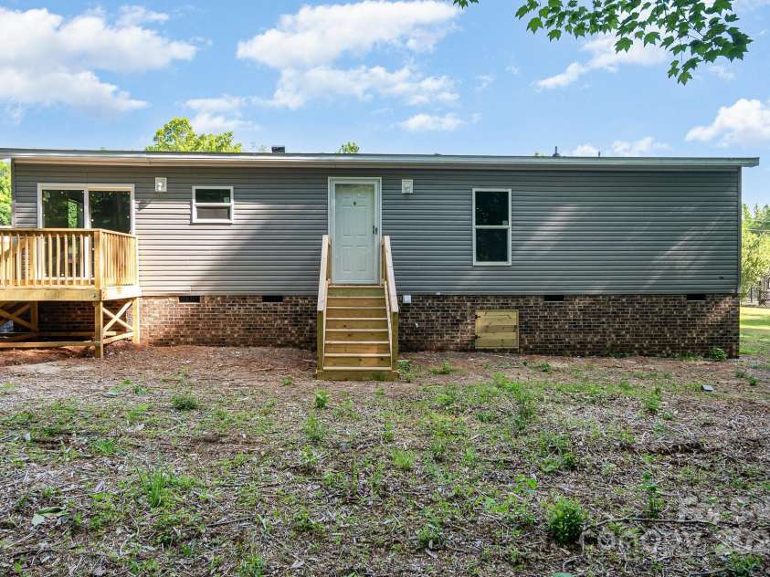 270 Big Oak Trail, Browns Summit, NC 27214.  MLS# CAR4270068, YatesRealty ID 29813. 