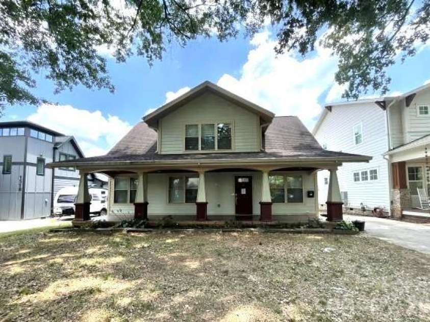 1512 Ivey Drive, Charlotte, NC 28205.  MLS# CAR4392958, YatesRealty ID 29814. 