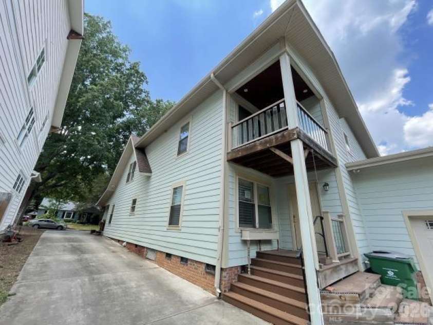 1512 Ivey Drive, Charlotte, NC 28205.  MLS# CAR4392958, YatesRealty ID 29814. 