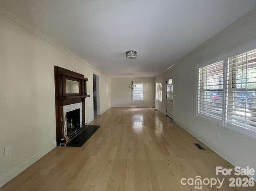 1512 Ivey Drive, Charlotte, NC 28205.  MLS# CAR4392958, YatesRealty ID 29814. 