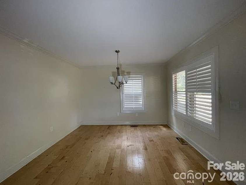 1512 Ivey Drive, Charlotte, NC 28205.  MLS# CAR4392958, YatesRealty ID 29814. 
