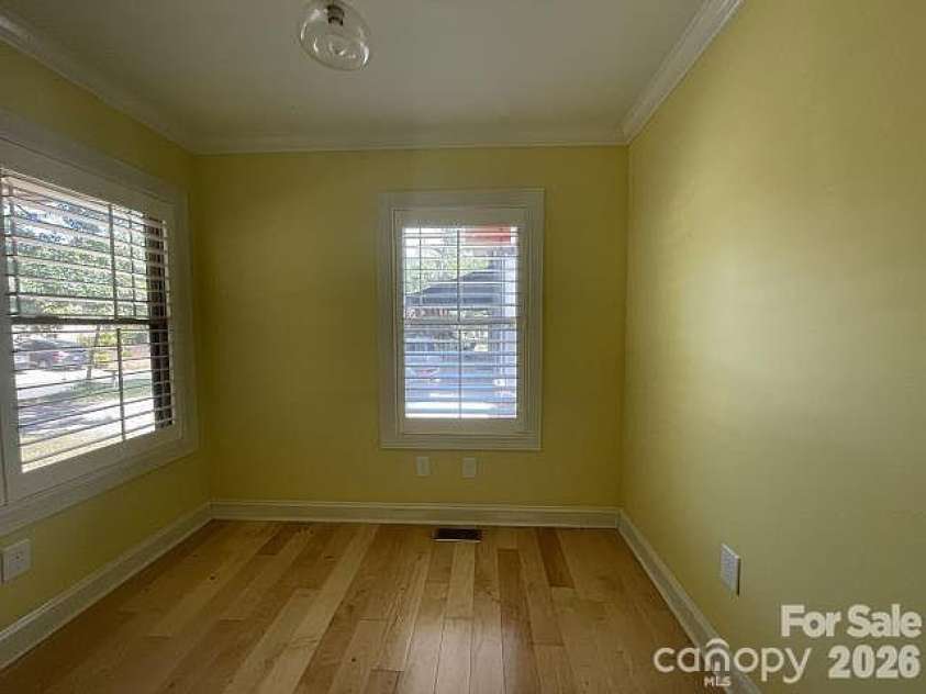 1512 Ivey Drive, Charlotte, NC 28205.  MLS# CAR4392958, YatesRealty ID 29814. 
