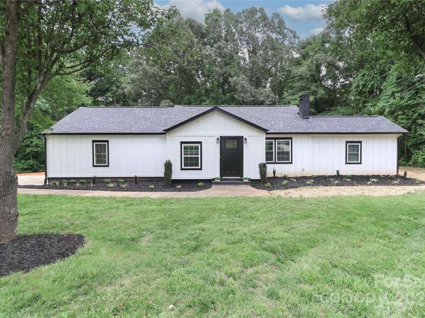 6310 Forney Hill Road, Denver, NC 28037.  MLS# CAR4270228, YatesRealty ID 29815. Beautiful large Front Yard with new landscaping.