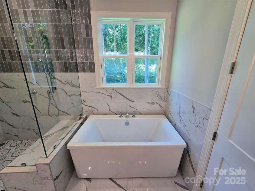 1250 Hunting Ridge Drive, Belmont, NC 28012.  MLS# CAR4273882, YatesRealty ID 29816. 