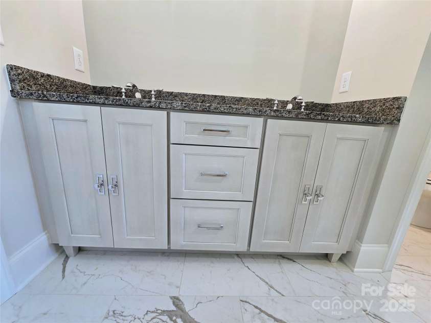 1250 Hunting Ridge Drive, Belmont, NC 28012.  MLS# CAR4273882, YatesRealty ID 29816. 