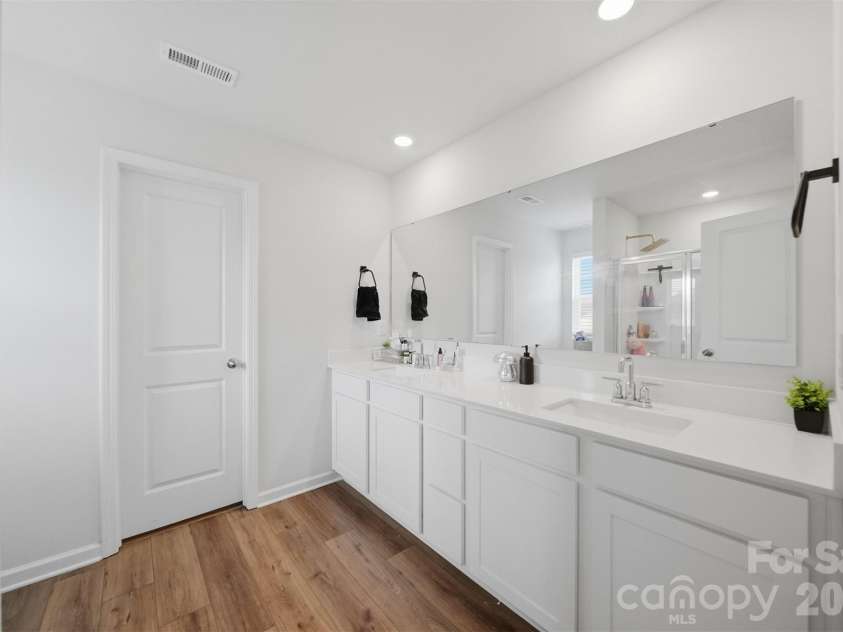 2464 Trollinger Drive, Catawba, NC 28609.  MLS# CAR4393060, YatesRealty ID 29817. 