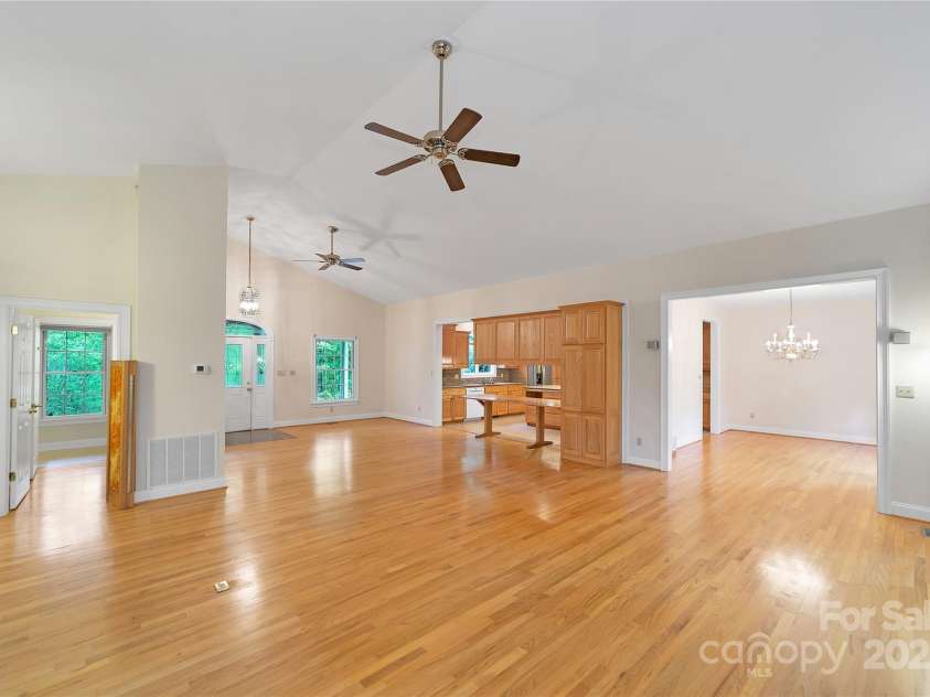 273 Inoli Circle, Brevard, NC 28712.  MLS# CAR4286189, YatesRealty ID 29820. 