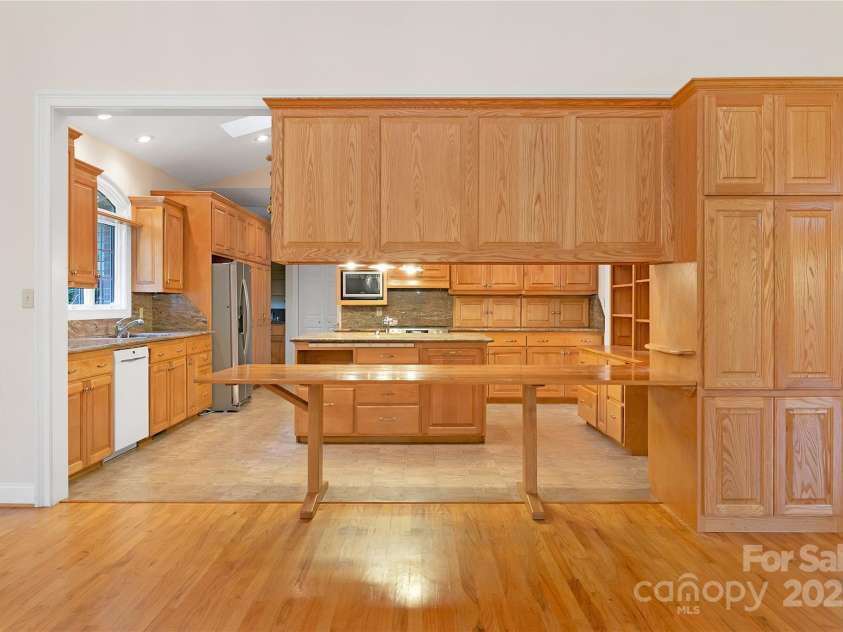 273 Inoli Circle, Brevard, NC 28712.  MLS# CAR4286189, YatesRealty ID 29820. 