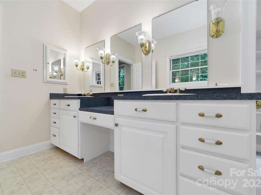 273 Inoli Circle, Brevard, NC 28712.  MLS# CAR4286189, YatesRealty ID 29820. 