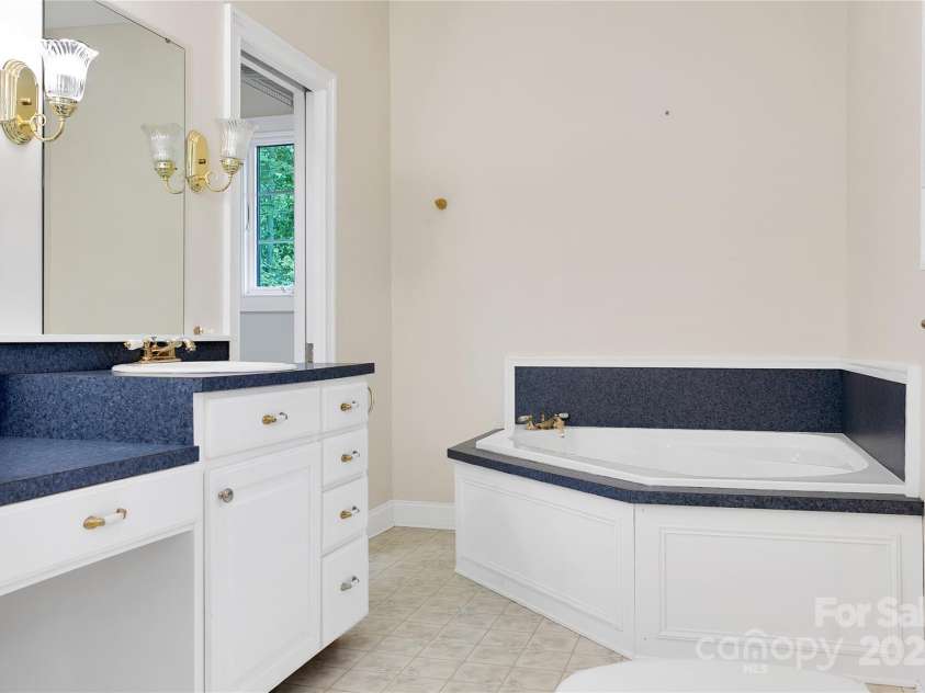 273 Inoli Circle, Brevard, NC 28712.  MLS# CAR4286189, YatesRealty ID 29820. 