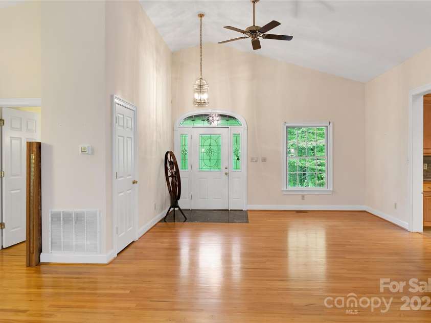 273 Inoli Circle, Brevard, NC 28712.  MLS# CAR4286189, YatesRealty ID 29820. Entry